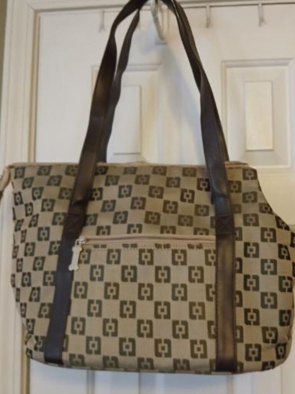 New and cute, adorable light brown and dark brown design doggie/kitty carrier